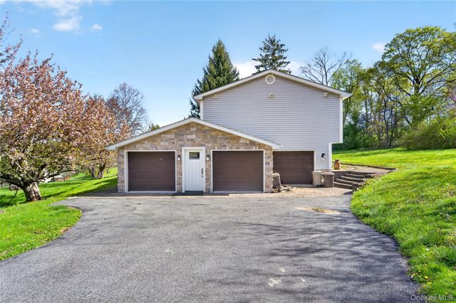 6 Emily Lane, Monroe, NY 10950