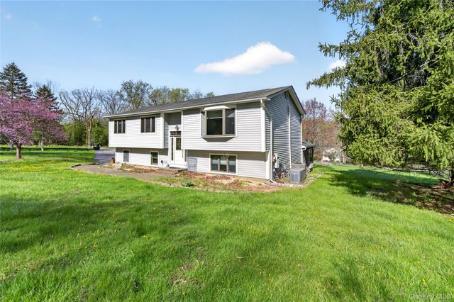 6 Emily Lane, Monroe, NY 10950