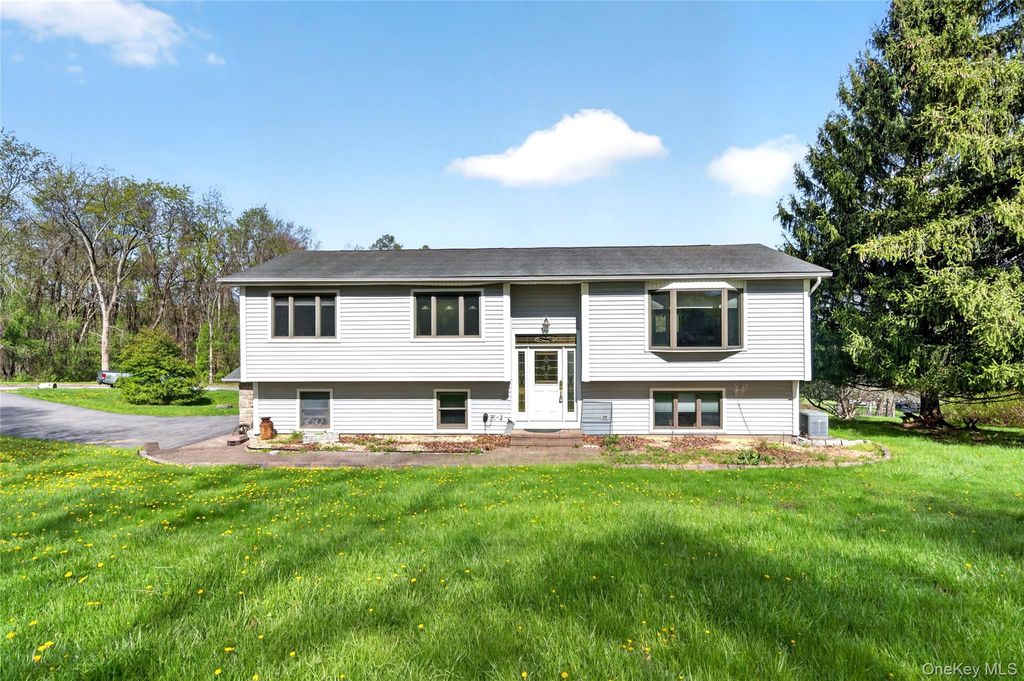 6 Emily Lane, Monroe, NY 10950