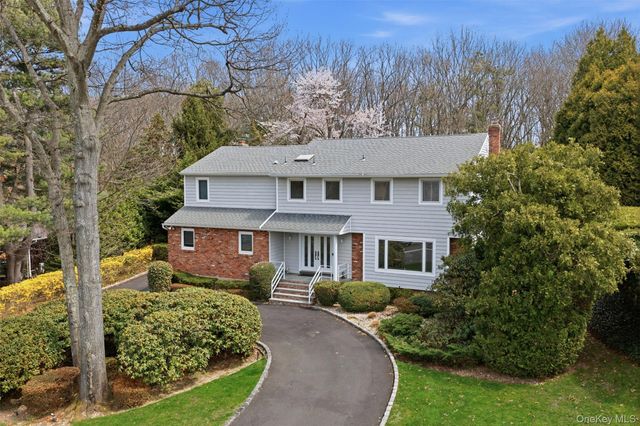 7 Seward Drive, Dix Hills, NY 11746
