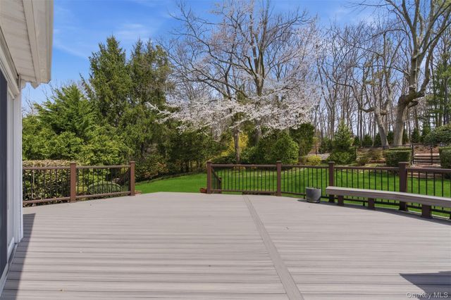 7 Seward Drive, Dix Hills, NY 11746