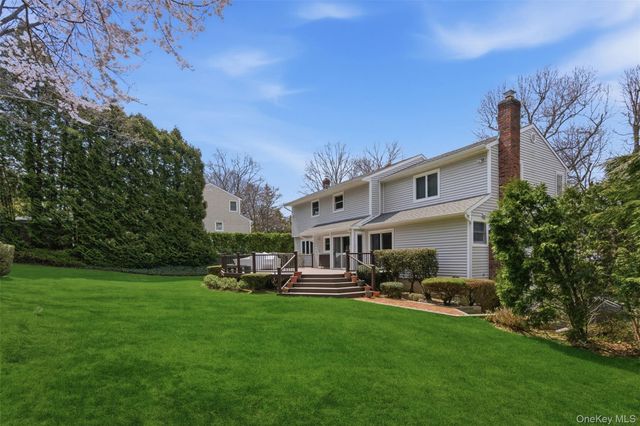 7 Seward Drive, Dix Hills, NY 11746