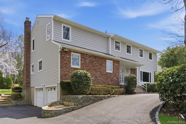 7 Seward Drive, Dix Hills, NY 11746