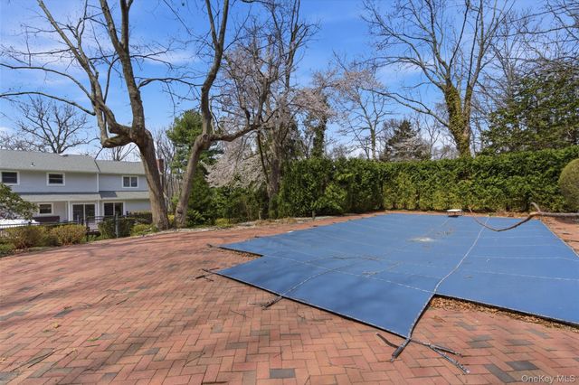 7 Seward Drive, Dix Hills, NY 11746
