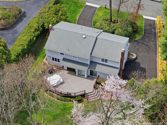 7 Seward Drive, Dix Hills, NY 11746