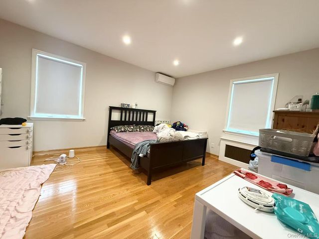 6423 181 St, Fresh Meadows, NY 11365