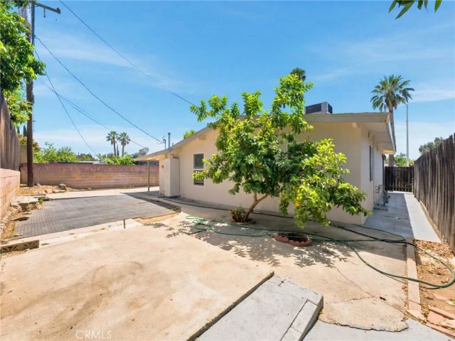 146 N Edenfield Avenue, Azusa, CA 91702