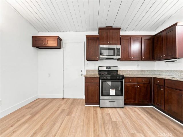 146 N Edenfield Avenue, Azusa, CA 91702