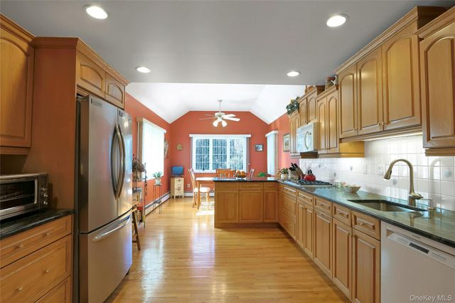 27 Hansen Street, Tappan, NY 10983