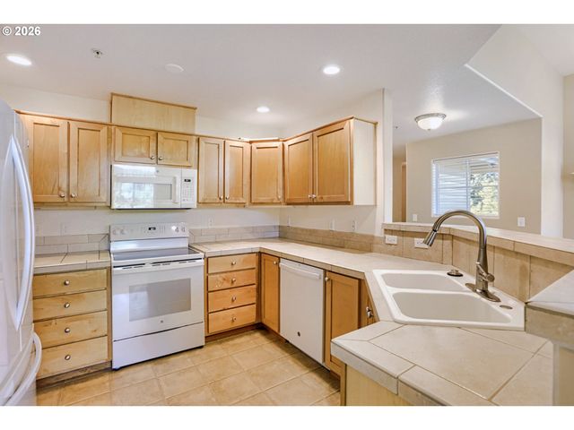 15050 Sw MALLARD Dr 201, Beaverton, OR 97007