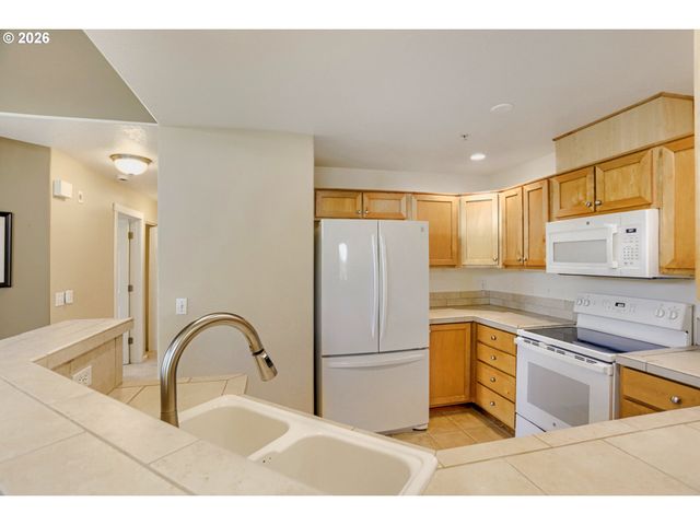 15050 Sw MALLARD Dr 201, Beaverton, OR 97007