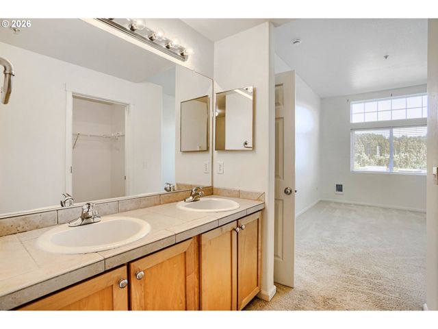 15050 Sw MALLARD Dr 201, Beaverton, OR 97007