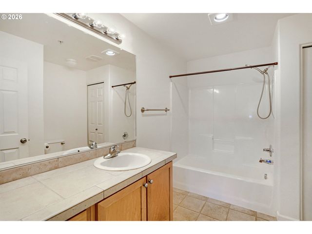 15050 Sw MALLARD Dr 201, Beaverton, OR 97007