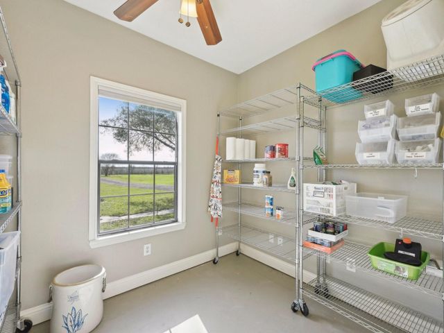 10007 County Road 168, Alvin, TX 77511