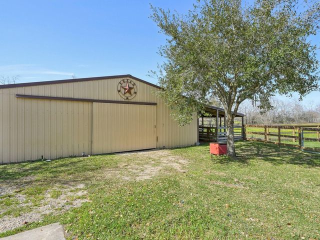 10007 County Road 168, Alvin, TX 77511
