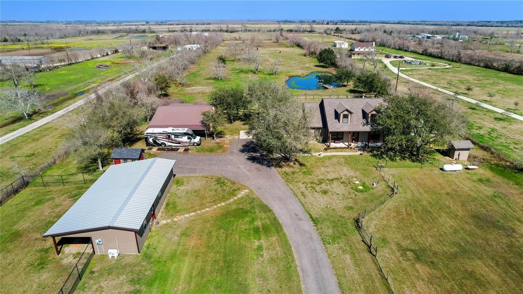 10007 County Road 168, Alvin, TX 77511