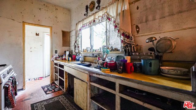 13401 Berg Street, Sylmar (los Angeles), CA 91342