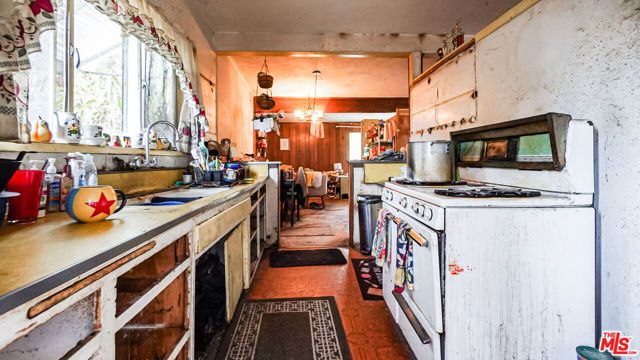 13401 Berg Street, Sylmar (los Angeles), CA 91342