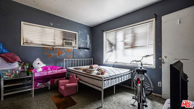 13401 Berg Street, Sylmar (los Angeles), CA 91342