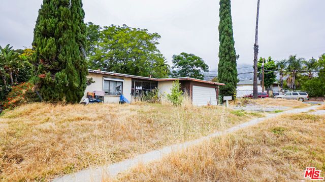 13401 Berg Street, Sylmar (los Angeles), CA 91342