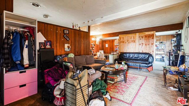 13401 Berg Street, Sylmar (los Angeles), CA 91342