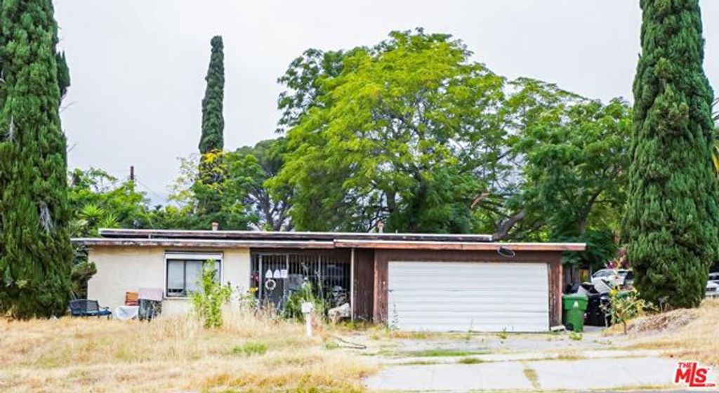 13401 Berg Street, Sylmar (los Angeles), CA 91342