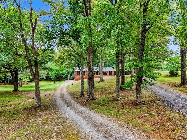 3318 Oak Ridge Road, Summerfield, NC 27358