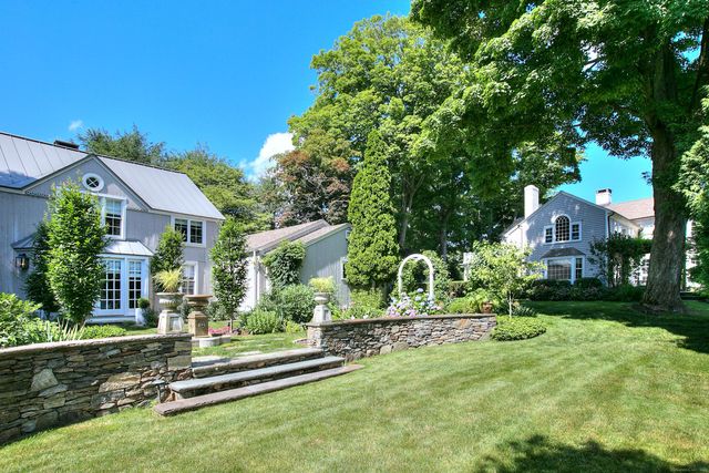 2683 Bronson Road, Fairfield, CT 06824