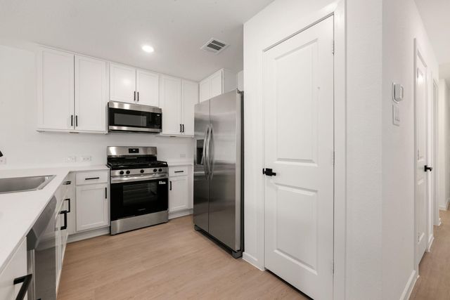 957 Pertuso Lane, Huffman, TX 77336
