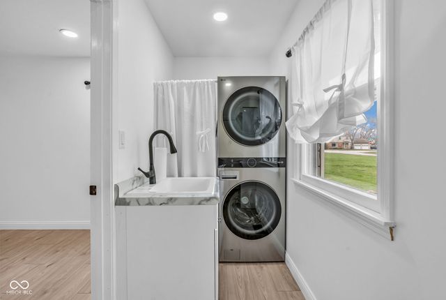 3448 Rost Drive, Columbus, IN 47203