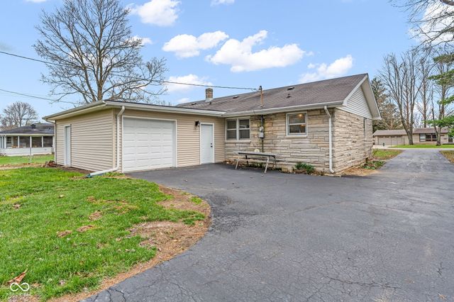 3448 Rost Drive, Columbus, IN 47203