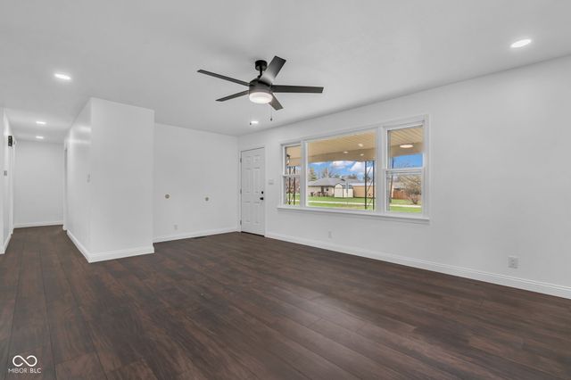 3448 Rost Drive, Columbus, IN 47203