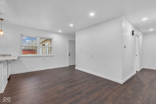 3448 Rost Drive, Columbus, IN 47203