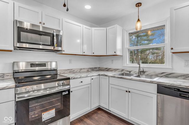 3448 Rost Drive, Columbus, IN 47203