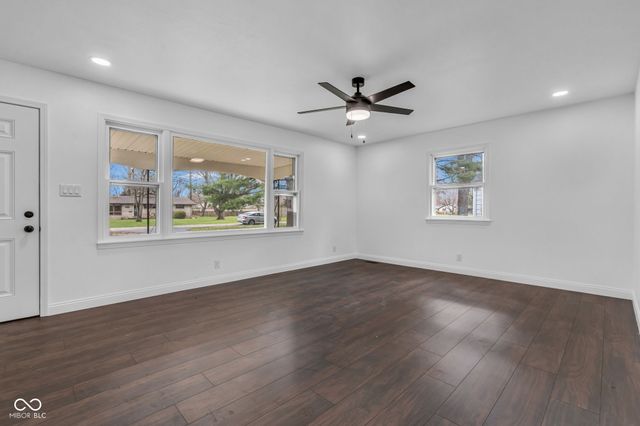 3448 Rost Drive, Columbus, IN 47203