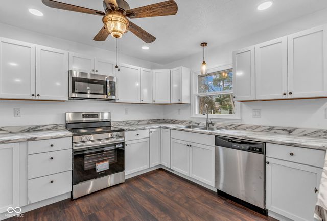 3448 Rost Drive, Columbus, IN 47203