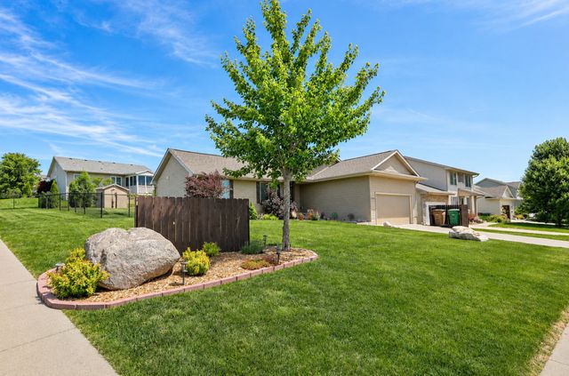 2727 15th Street SW, Altoona, IA 50009