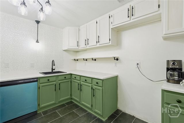 27 Sidney Drive, Savannah, GA 31406