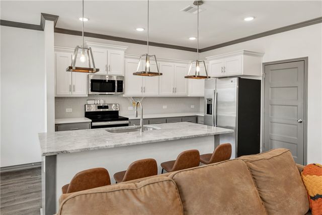1000 Granite Court, Bryan, TX 77803