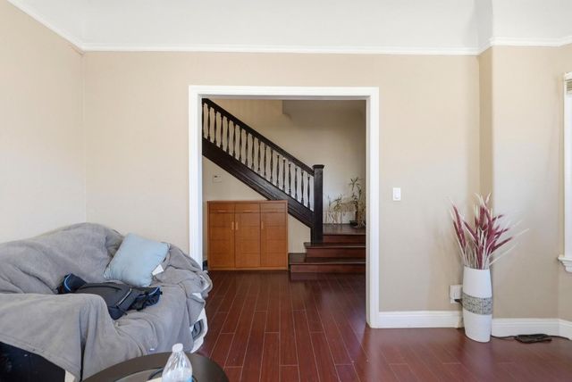 881 W Macarthur Boulevard, Emeryville, CA 94608