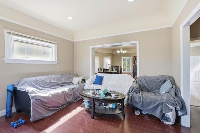 881 W Macarthur Boulevard, Emeryville, CA 94608