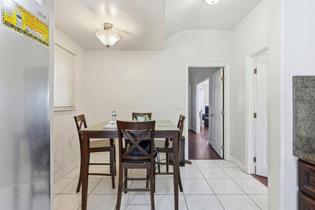 881 W Macarthur Boulevard, Emeryville, CA 94608