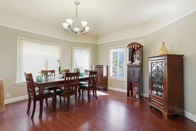 881 W Macarthur Boulevard, Emeryville, CA 94608