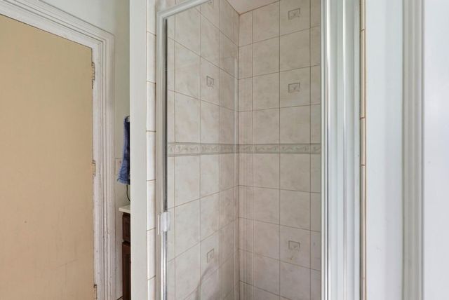 881 W Macarthur Boulevard, Emeryville, CA 94608