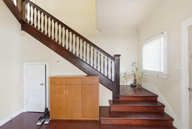 881 W Macarthur Boulevard, Emeryville, CA 94608