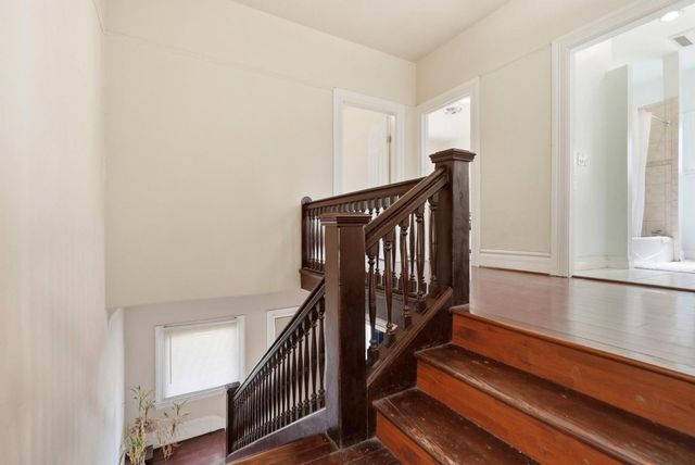 881 W Macarthur Boulevard, Emeryville, CA 94608