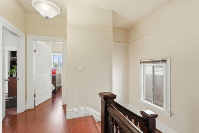 881 W Macarthur Boulevard, Emeryville, CA 94608