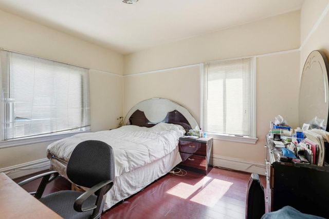 881 W Macarthur Boulevard, Emeryville, CA 94608