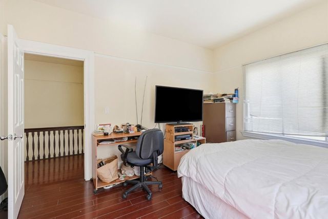 881 W Macarthur Boulevard, Emeryville, CA 94608