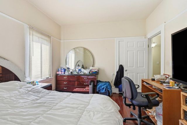881 W Macarthur Boulevard, Emeryville, CA 94608